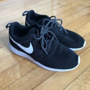 Black Nike Sneakers